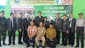Foto bersama dengan peserta Diklatpim IV Angkatan I Kota Bekasi 